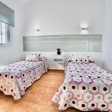 Villa Yuca Con Piscina Privada En โกนิล เด ลาฟรอนเตรา ภายนอก รูปภาพ