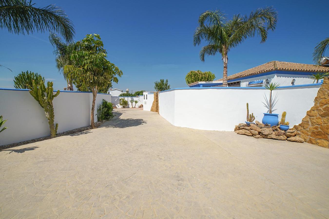 Villa Yuca Con Piscina Privada En โกนิล เด ลาฟรอนเตรา ภายนอก รูปภาพ