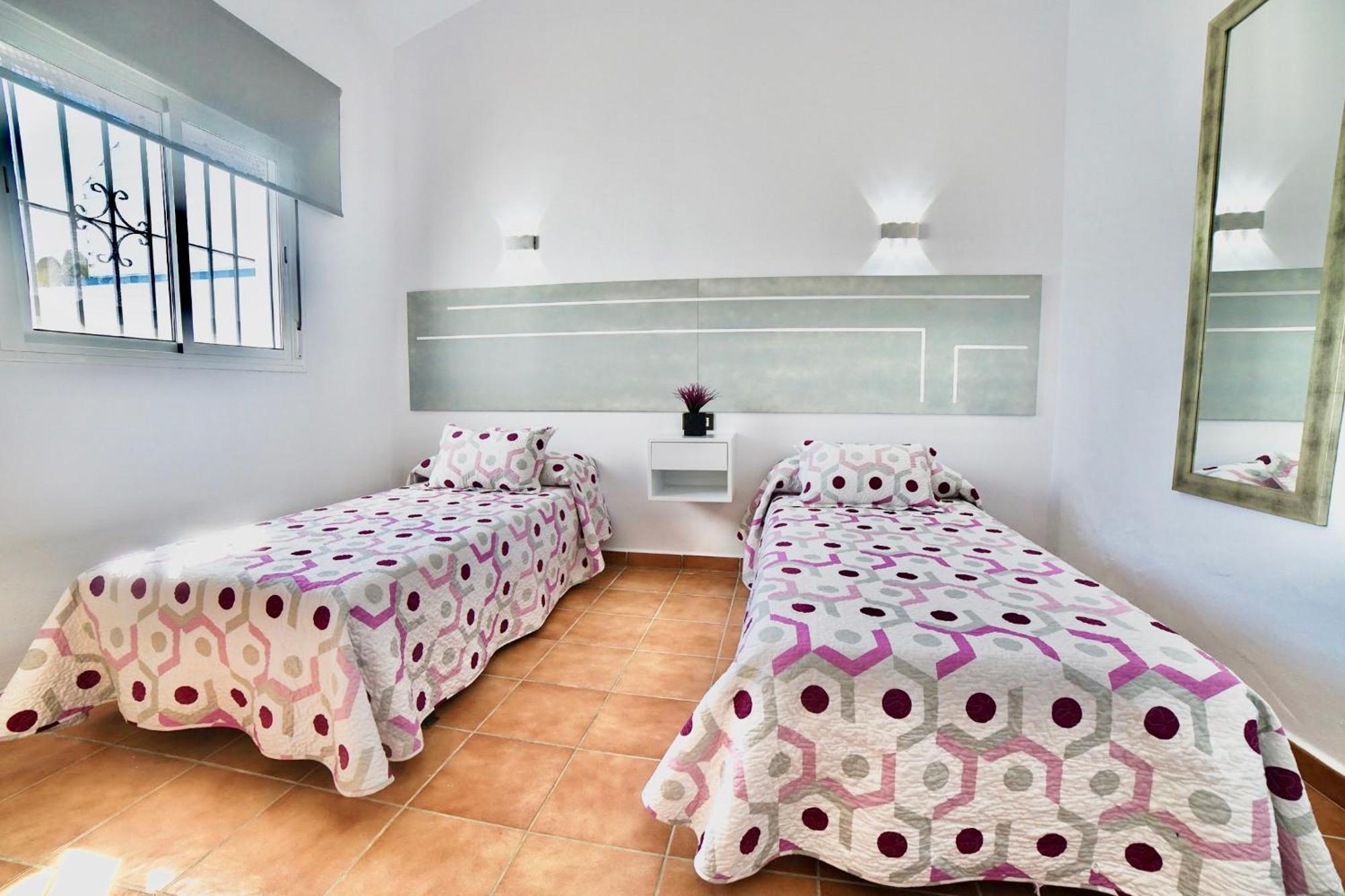 Villa Yuca Con Piscina Privada En โกนิล เด ลาฟรอนเตรา ภายนอก รูปภาพ